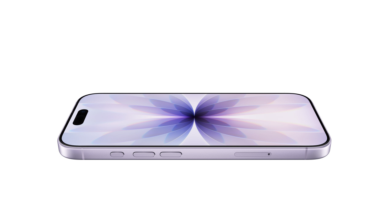 Το Ceramic Shield προσγειώνεται ομαλά επάνω στην εξωτερική μπροστινή όψη του iPhone 17