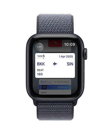 Apple Watch SE 3, casing aluminium, warna biru temaram, Apple Pay di Dompet Apple, eksterior sisi kanan, Digital Crown, tali jam, Loop Sport, warna biru jangkar