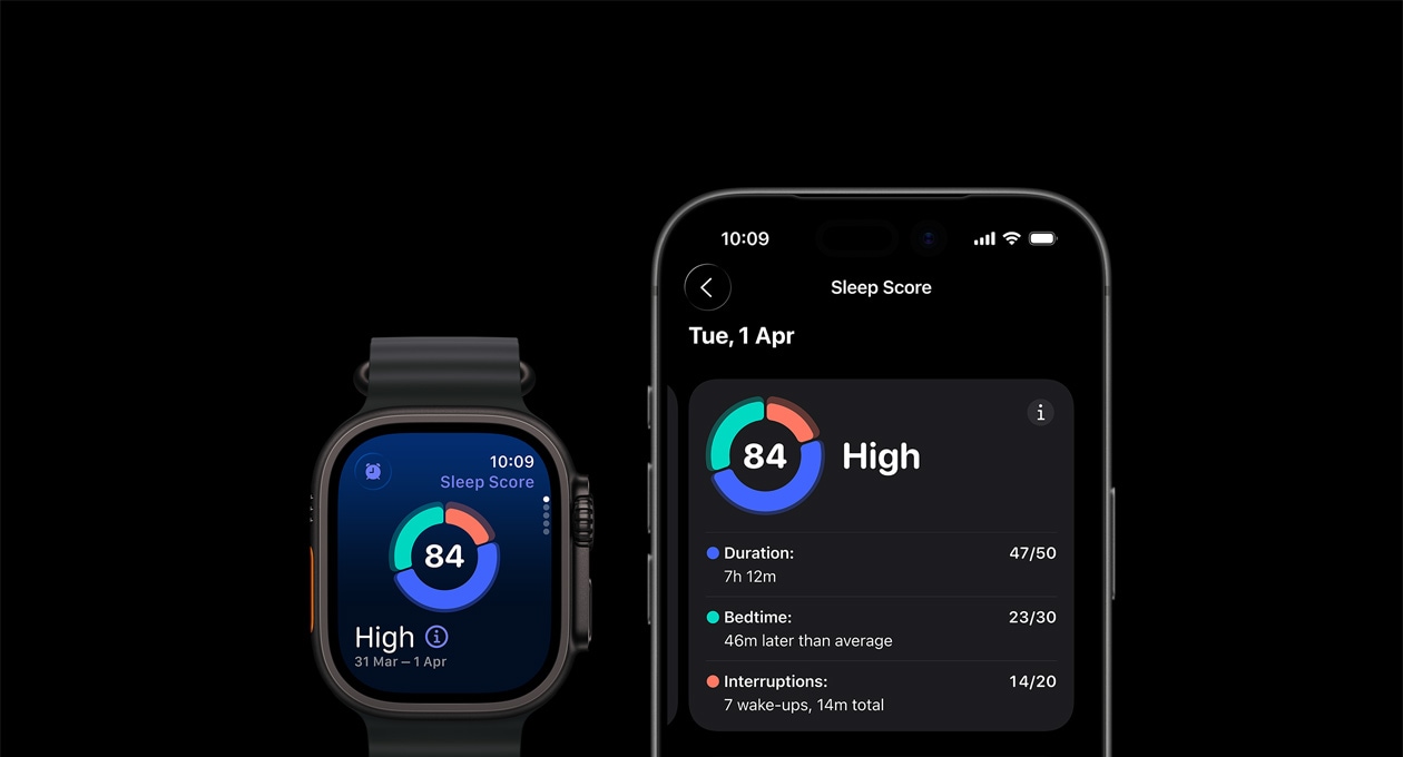 Sleep score circle graph and rating on Apple Watch Ultra 3, full analysis open on paired iPhone