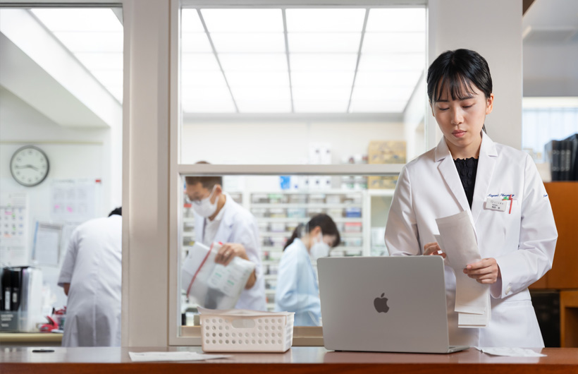 Az Apple technológiái segítenek a folyamatok egyszerűsítésében és az alkalmazottak adminisztratív feladatokkal töltött idejének csökkentésében.