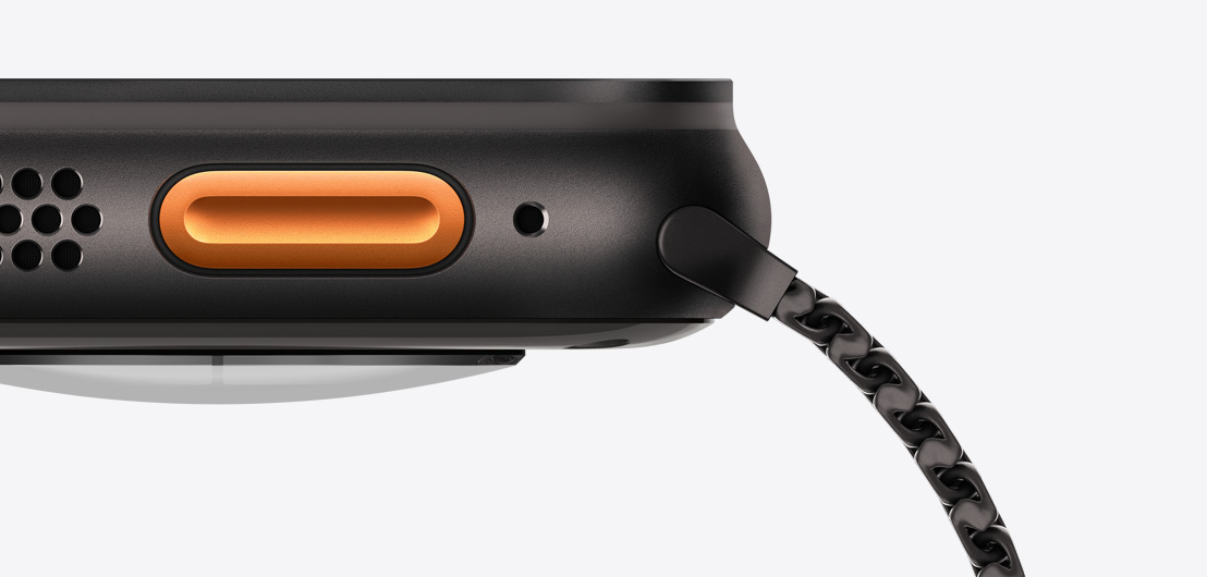 Apple Watch Ultra 3, caja de titanio, color negro, parte lateral izquierda, bocina/ventilación, Botón de Acción, micrófono