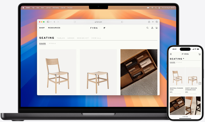 Màn hình Macbook và iPhone hiển thị cùng một trang Safari mở trên cả hai thiết bị